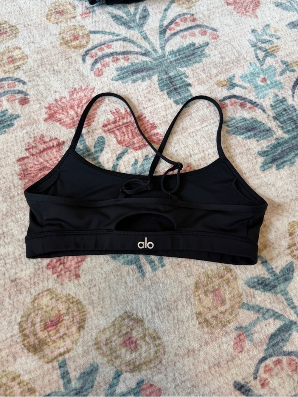 Alo Airlift Intrigue Bra Size Small in Black